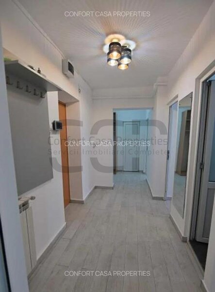 Decebal, stradal, renovat recent, metrou Piata Muncii